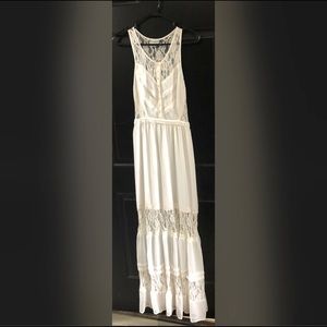 GORGEOUS WHITE MAXI DRESS